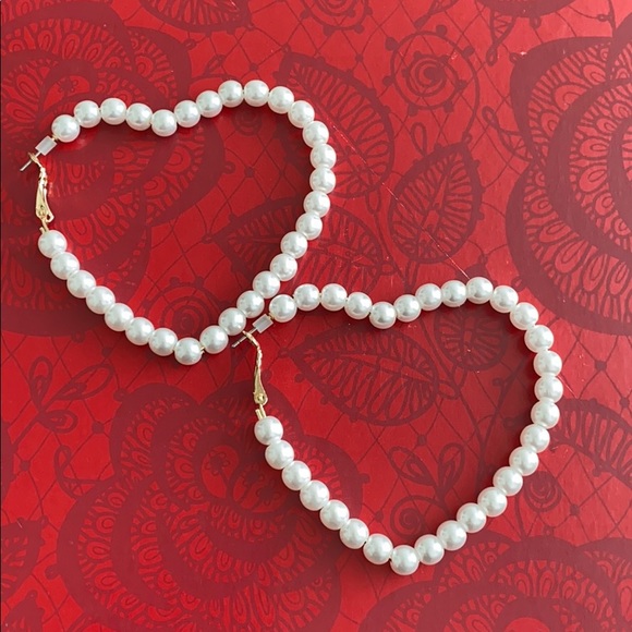 Faux pears heart hoop earrings - Picture 2 of 4